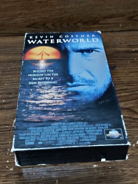 Waterworld (VHS, 1996, MCA Universal Pictures) Kevin Costner - Picture 1 of 6